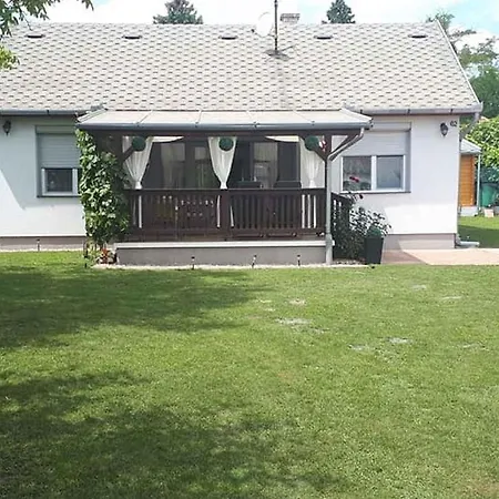 Σπίτι διακοπών In 27939 *