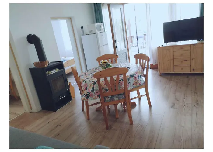 In 27939 バラトンフェニヴェシュ